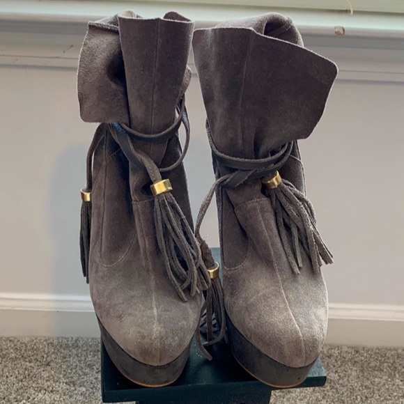 Colin Stuart booties in great condition . Grey suede - Picture 1 of 4